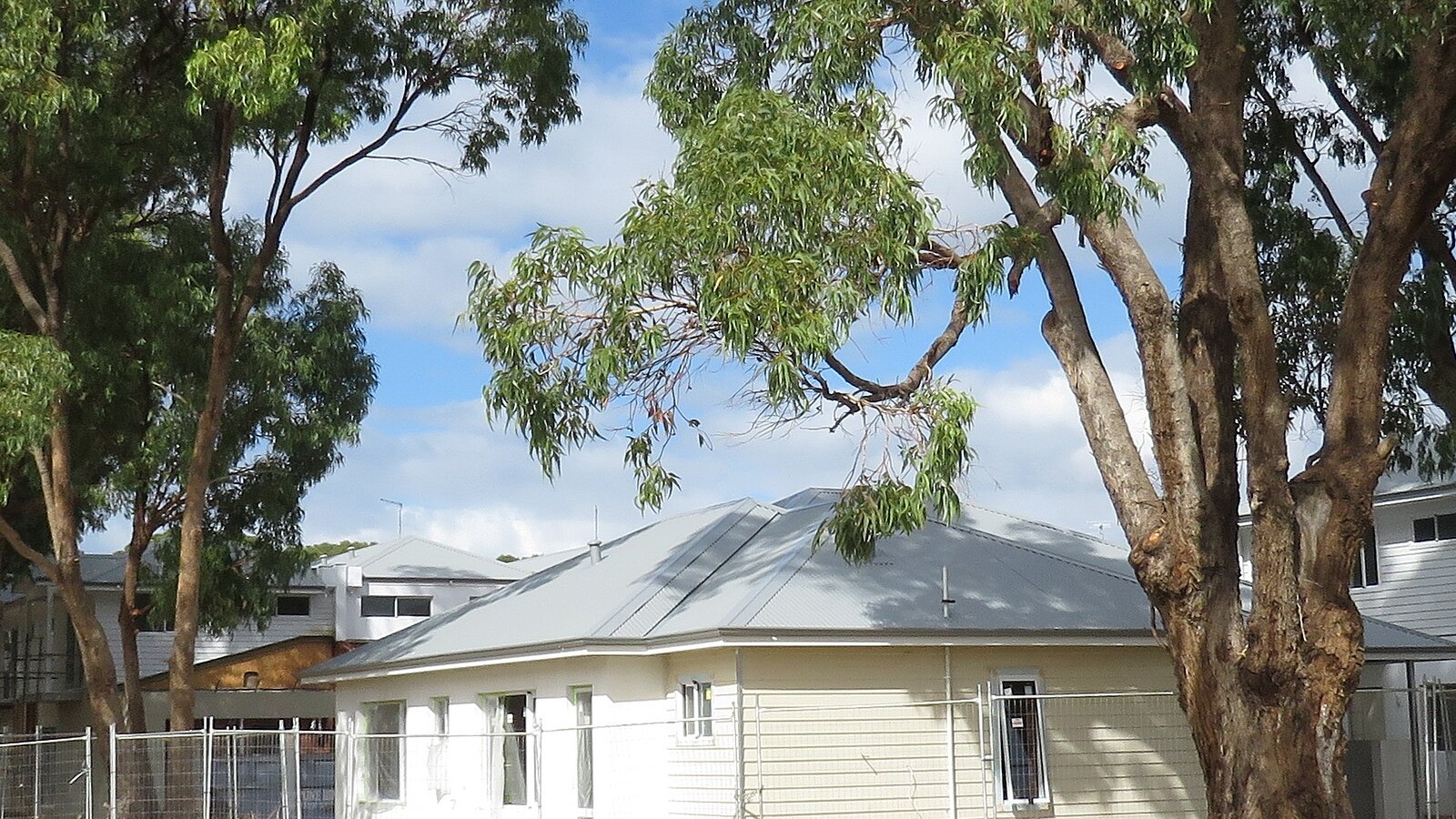 New single-storey house in a residential estate